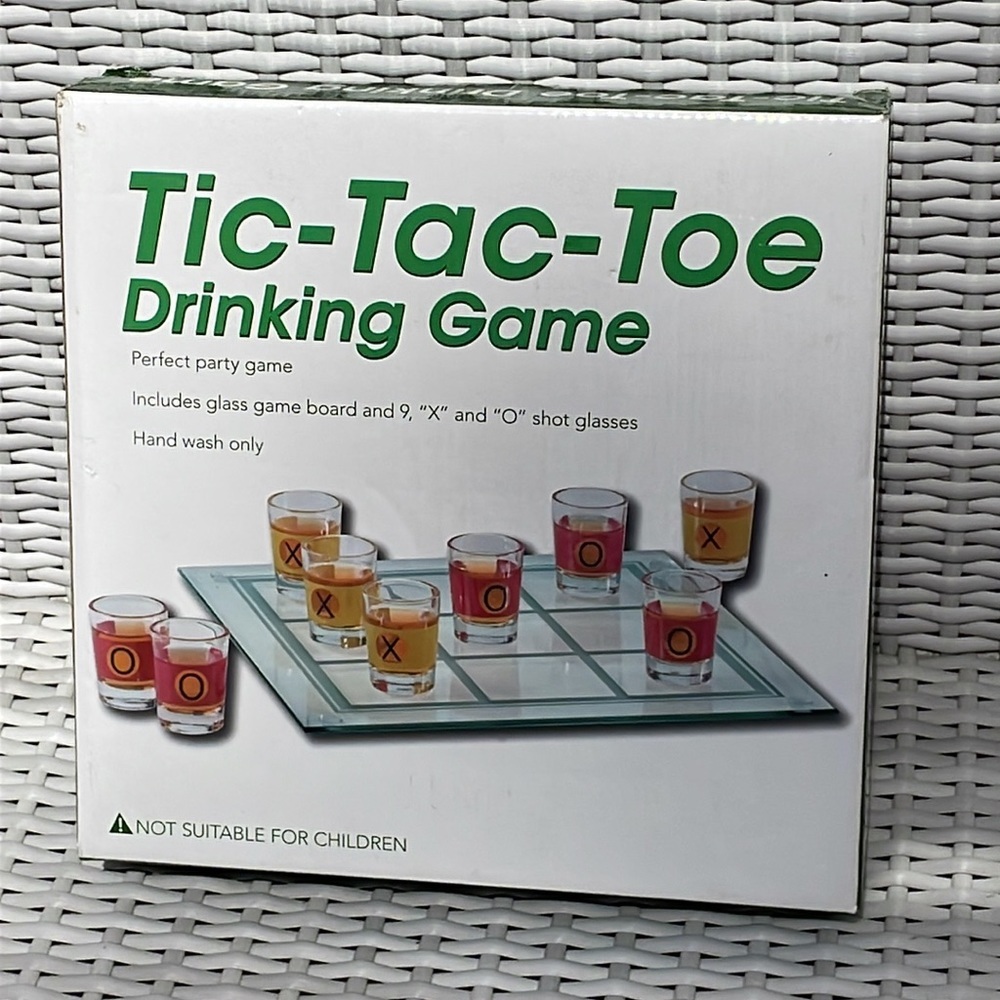 Tic-Tac-Toe Drinking Game - Glass Game Board & Shot Glass *IN BOX*